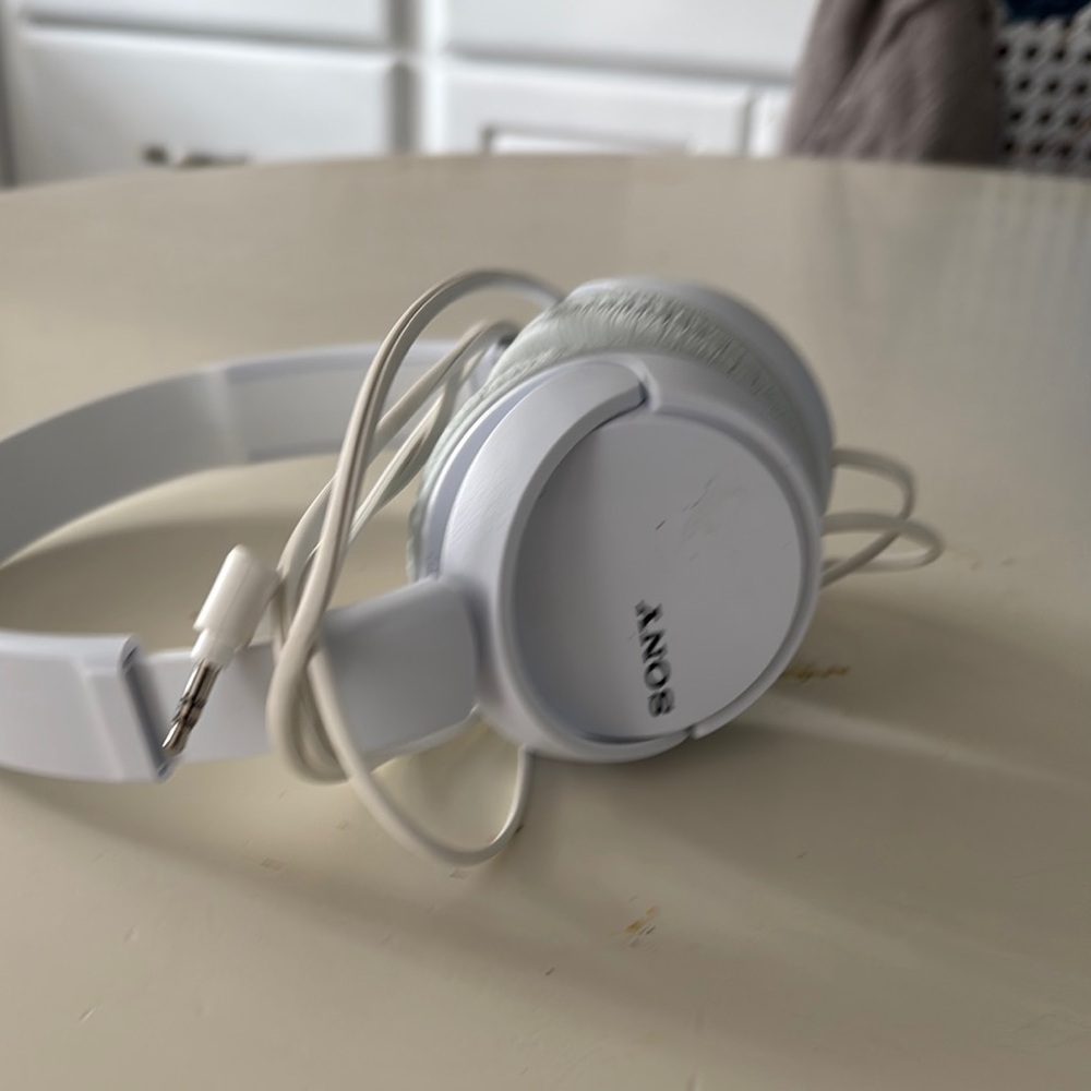 Sony White On-Ear Headphones with Adjustable Comfort